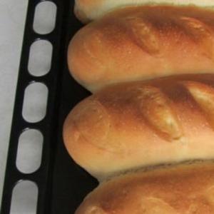 Как испечь воздушный хлеб в духовке